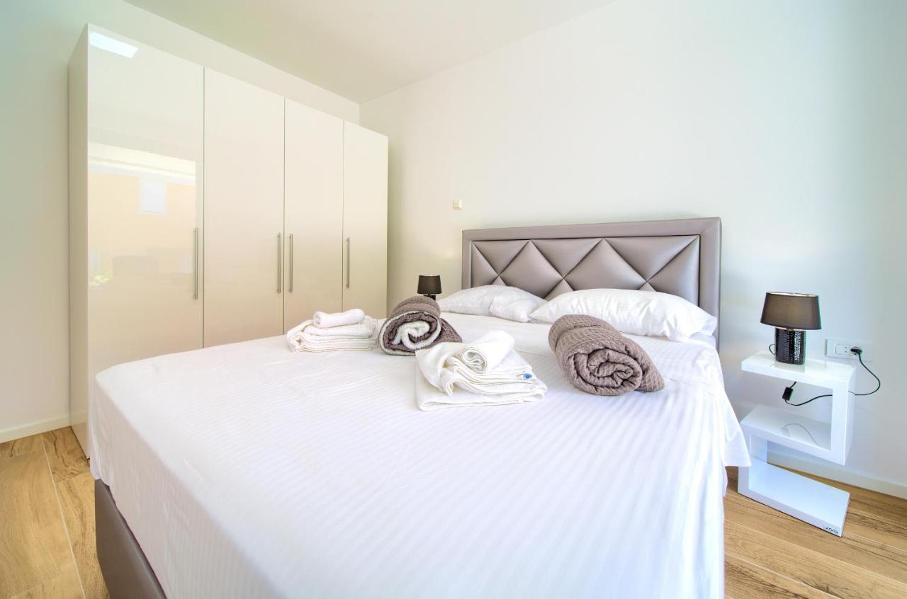 Villa Sabic By The Sea Krk Town Bagian luar foto
