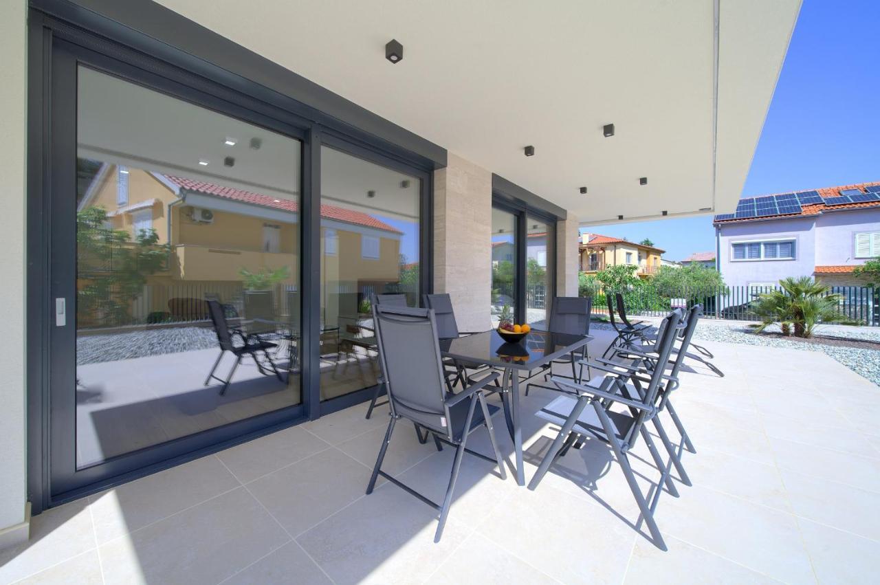 Villa Sabic By The Sea Krk Town Bagian luar foto